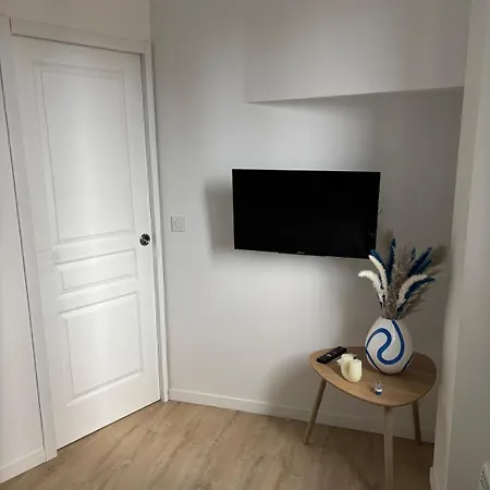 Charming Modern & Bright